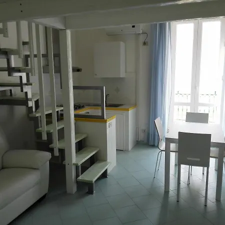 Visitponza - Trilocale Sul Corso