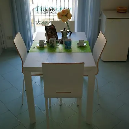 Visitponza - Trilocale Sul Corso * Ponza